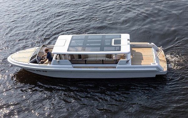 Аренда тендера Royal Tender Limo Челси в Санкт-Петербурге